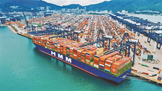 深圳加工貿易煥發新活力 今年1至7月深圳關區加工貿易進出.